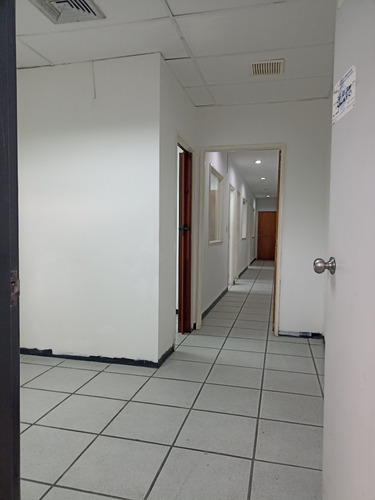 Imagen 8 de 16 de Ml. Alquiler De Oficina En Caracas - Libertador - La Campiña