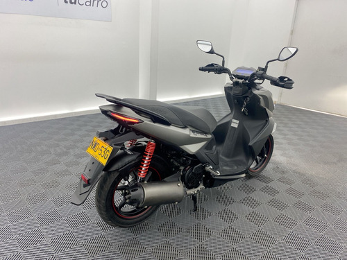 Imagen 11 de 25 de Kymco Super 8