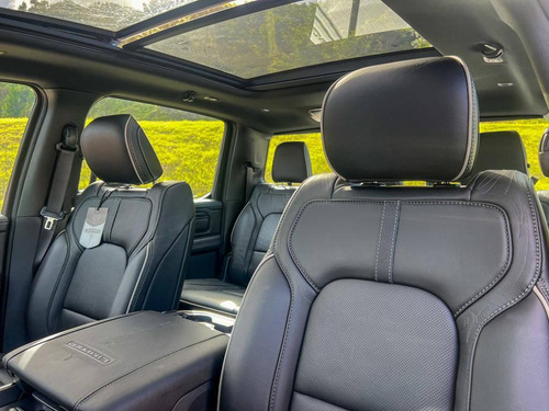 RAM 1500 Limited Night Edition 5.7 V8