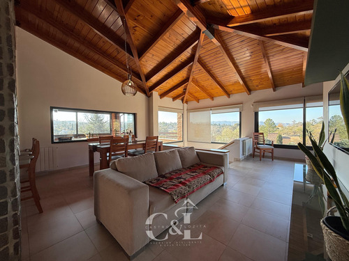 Venta Casa De Categoria Y Dpto Con Piscina En Villa Del Lago