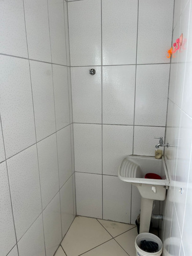 Aluga Casa Em Vilagio Com 4 Cômodos E Garagem Em Botujuru - Mogi Das Cruzes