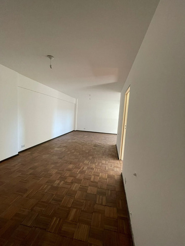 Imagen 3 de 9 de Vendo Departamento De 3 Dormitorios En Barrio Centro