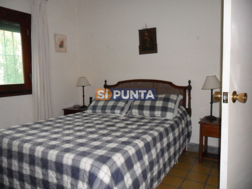 Imagen 17 de 30 de Casa Ubicada En Playa Mansa 6 Dormitorios