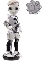 Comprar Muñeca Shadow High Ash Silverstone Rainbow High 583578