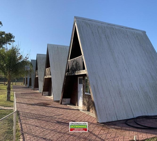 Imagen 19 de 30 de Venta Complejo En Ingreso A Colón - Piscina.