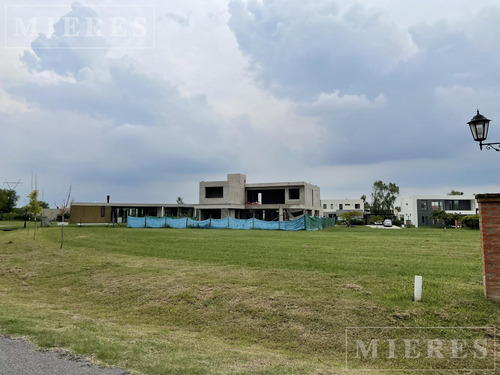 Lote De 876m² En Venta En Altos De Campo Grande