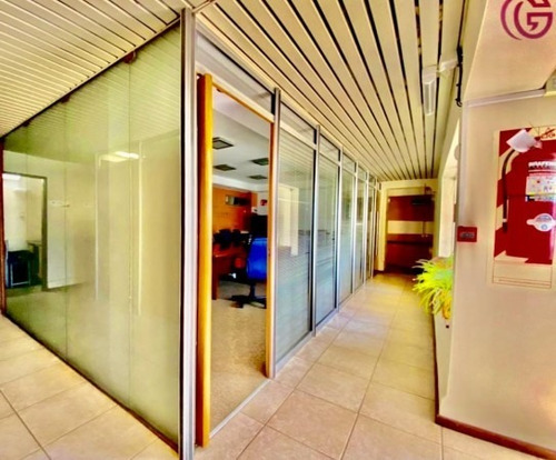 Greenwood Vende Base De Operaciones, Edificaciones Y Gran Terreno En Carril Rodriguez Peña.
