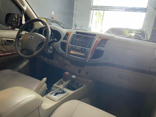 Toyota Hilux SW4 SRV D4-D 4x4 3.0 TDI Dies. Aut