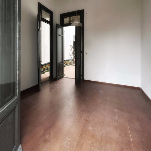 Alquiler De Amplia Casa Con 3 Dormitorios Y 2 Baños En Cordon Ideal Empresa