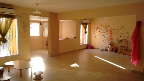 Imagen 3 de 30 de Excelente Chalet En Venta -zona Residencial Castelar Norte- 5 Ambientes- Toma Menor Valor