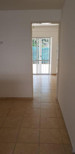 Imagen 5 de 9 de Departamento De Un Dormitorio - Con Patio - Zona Facultades