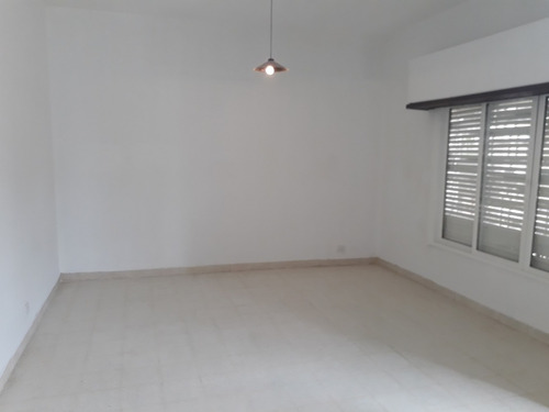 Imagen 8 de 10 de Casa Americana A La Venta En Ituzaingo Norte.
