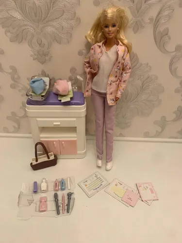 Barbie pediatra 2000 sales