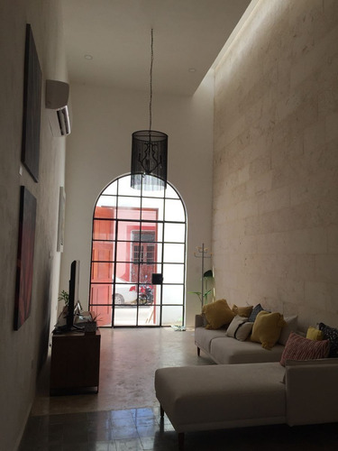 Imagen 2 de 30 de Casa Restaurada Con Alberca En Venta Amueblada Centro De Mer
