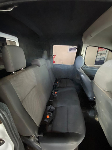 Imagen 10 de 12 de Citroen Berlingo Furgon Mixto 1.4 Manual 2013