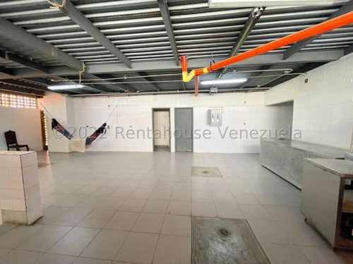 Imagen 17 de 30 de Edificio Comercial En Alquiler, Urb. Altamira