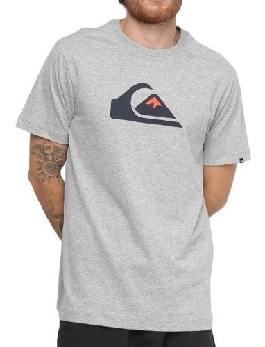Imagem 1 de 4 de Camiseta Quiksilver Comp Logo Tamanho Especial Original