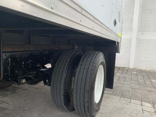 Imagen 12 de 14 de Isuzu Elf 400 2021