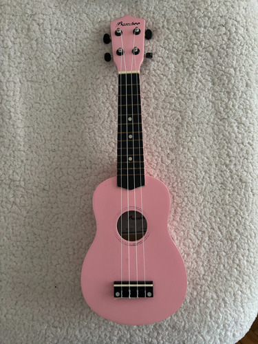 Ukelele Soprano De Estudio Bamboo Con Funda Rosa (Usado)