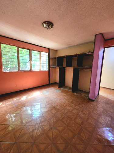 Lindisima Casa En Venta, 3 Niveles, Excelente Ubicación Sobre Esquina Valle Mezen, Valle De Aragón 3 Seccion