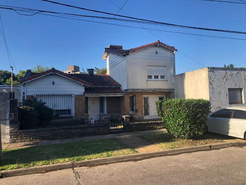 Imagen 2 de 14 de Chalet En Venta En Villa Bosch