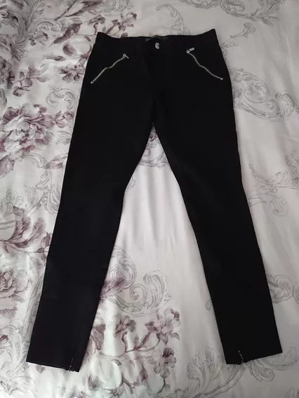 Moda Pantalones Pantalones tipo suéter Zara Basic Pantal\u00f3n tipo su\u00e9ter negro look casual 
