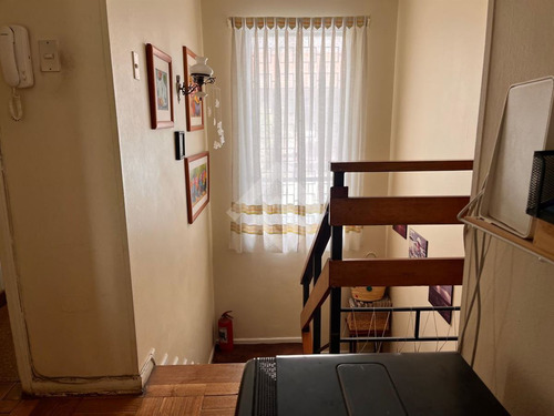 Casa En Venta De 5 Dorm. En Ñuñoa