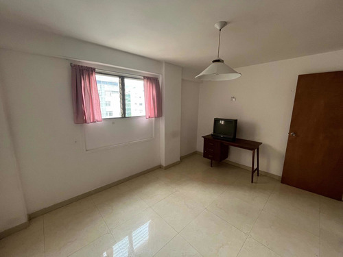 Imagen 19 de 22 de Apartamento Recien Remodelado De 3 Habitaciones Y 2 Baños