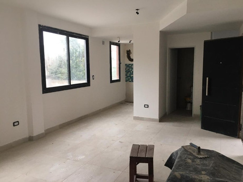 Imagen 8 de 18 de Departamento Tipo Casa En Permuta En Lanus Este