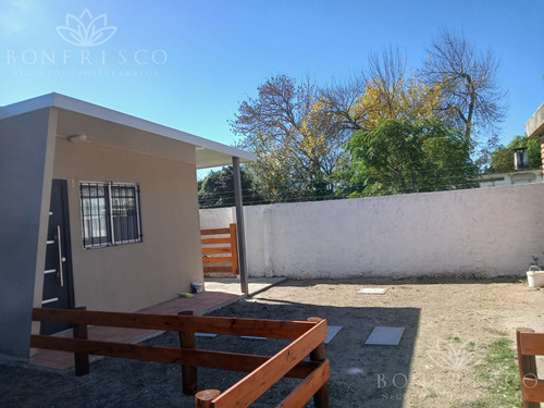 Casa De Un Dormitorio Con Patio Y Parrillero En El Pinar