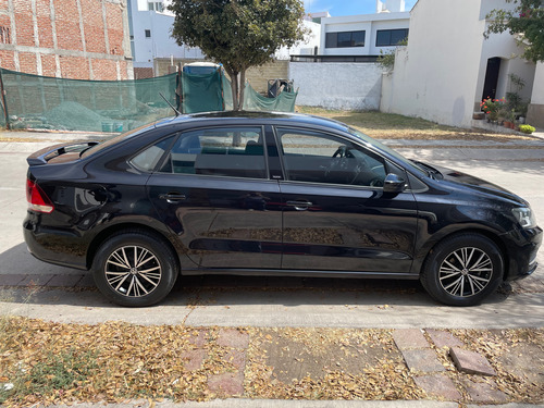 Volkswagen Vento 1.6 Confortline Mt