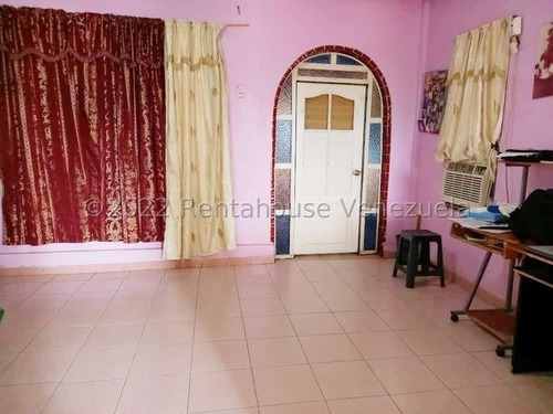 Imagen 2 de 13 de Casa En Venta Zona Centrica De Coro 2 Niveles Lista Para Habitar 04126887776 22-20829