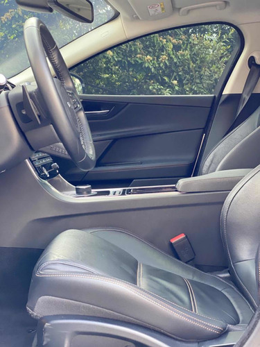 Jaguar Xe Prestige 2.0t