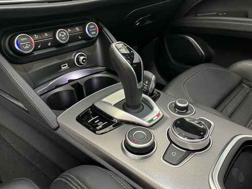 Alfa Romeo Stelvio 2.0L L4 Turbo Veloce Awd