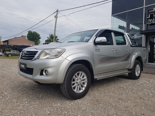 Toyota Hilux 3.0 Cd Srv Cuero 171cv 4x4 2014
