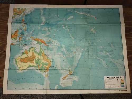 Mapa Físico-político Oceanía (96,5 X 73,1 Cm). Kapelusz 1967 (Usado)