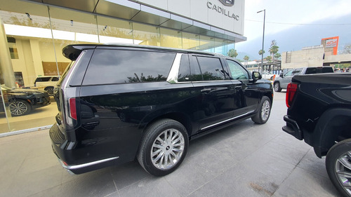 Cadillac Escalade Esv (version Larga) 2023