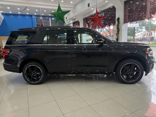 Ford Expedition Stealth Performance 2024