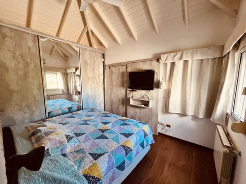 Venta Casa En Cadaques (funes Hills)