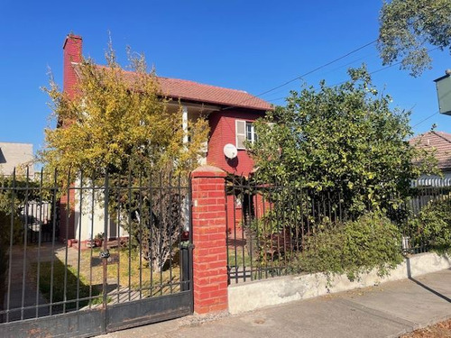Casa En Venta De 4 Dorm. En Ñuñoa