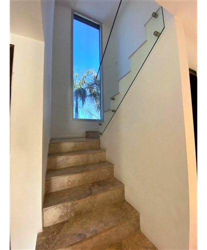 Impecable Casa 5 Ambientes. Digna De Ver