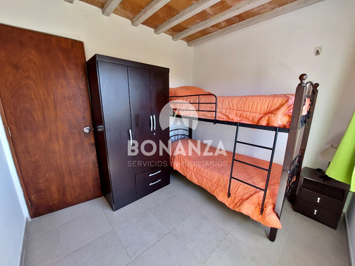Casa En Punta Colorada - Piriápolis. 600 Metros De La Playa. 6 Personas, 3 Dormitorios, 2 Baños.