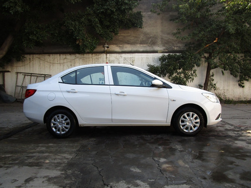 Imagen 4 de 15 de Chevrolet Aveo 4p Ls Tm5,a/ac.,r14