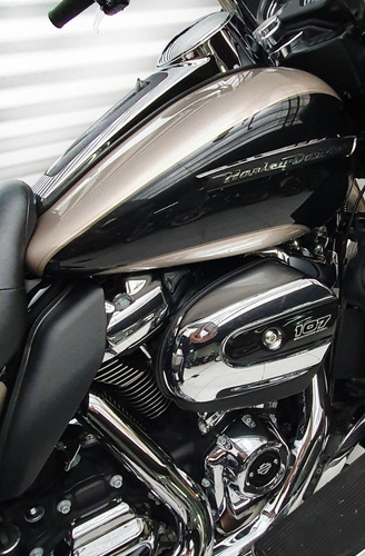 Harley Davidson Touring Road Glide Ultra 107