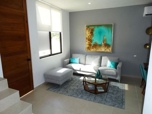 Casa En Venta, Estrenar, 2 Niveles, Roof Top, 3 Recamaras A 2 Km De La Playa En Playa Del Carmen