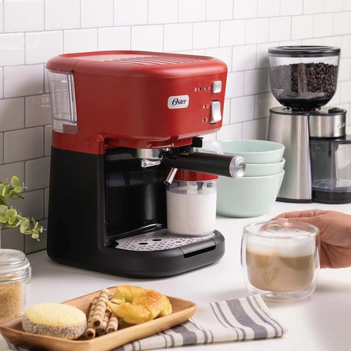 Imagen 4 de 6 de Cafetera Para Espresso Oster Bvstem5501r Rojo