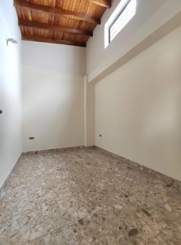 Apartamento En Arriendo En La Merced. Cod A9198