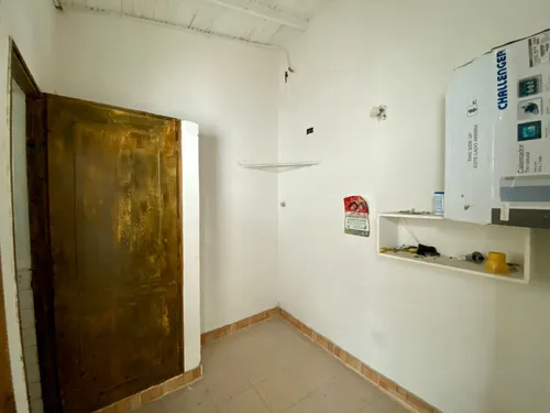 Casa-local En Arriendo En Medellín - Los Colores Cod 64109
