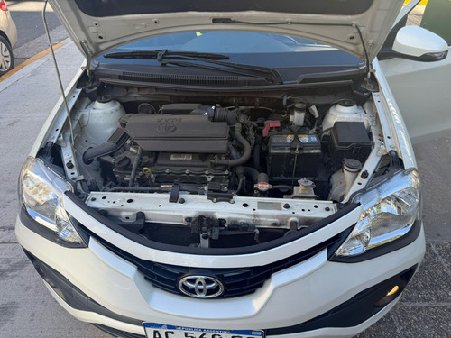 Toyota Etios 1.5 XLS 6M/T