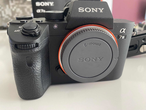 Imagen 2 de 6 de Sony A7iii - 850 Disparos + Cage Small Rig - Como Nueva